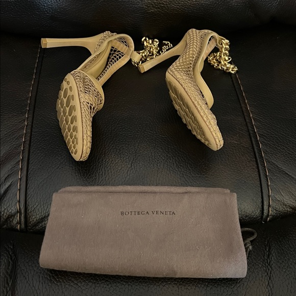 SALE!! Bottega Veneta Women's Stretch Chunky Chain Pumps Mesh w leather NWB - Picture 10 of 10